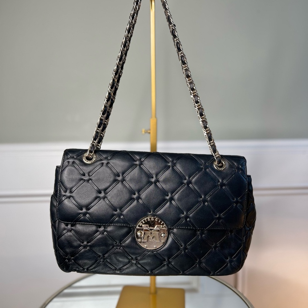 Metrocity Quilted Black Leather Shoulder Bag with Silver Turn-Lock - Picture 3 of 5